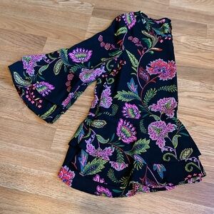 Vintage Y2K Spense black/red/pink floral tiered bell sleeve blouse. Size Large.